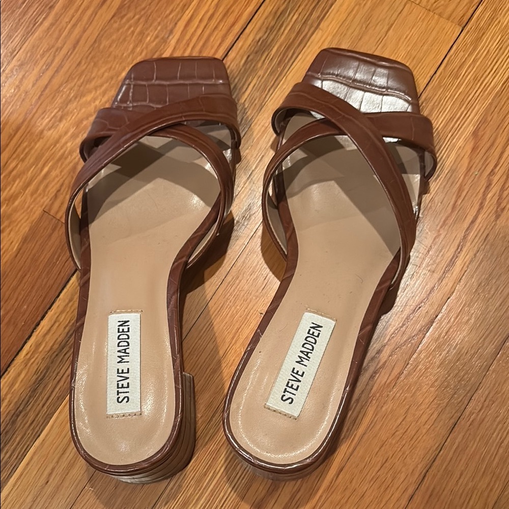 Steve Madden Brown Croc-Embossed Sandals